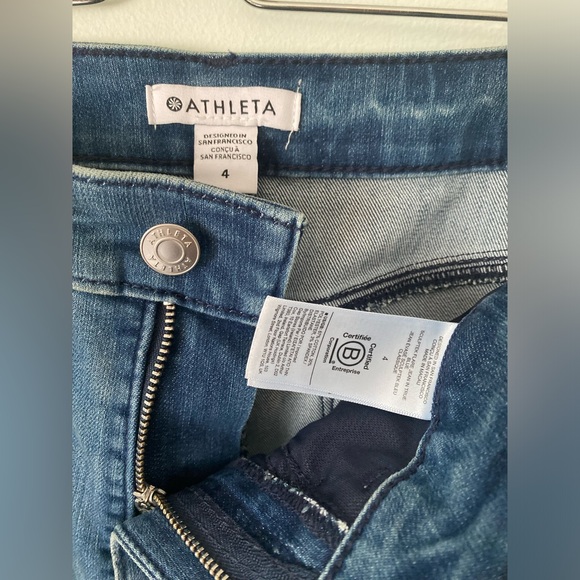 Athleta
Sculptek Flare Denim Jeans in True Blue Size 4 - Picture 6 of 7